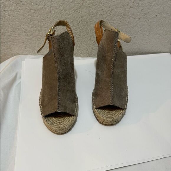 Seychelles 'Charismatic' Suede Wedge Peep Toe - Picture 2 of 11